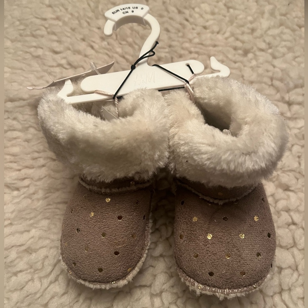 NWT H&M Baby Boots Fur Lined Size 0 Newborn